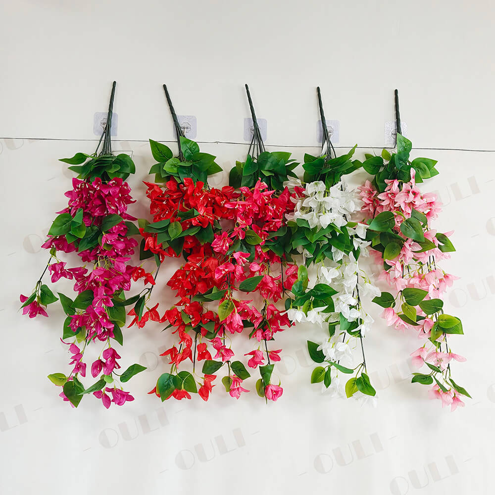 Жібек Bougainvillea қабырғаға ілулі
